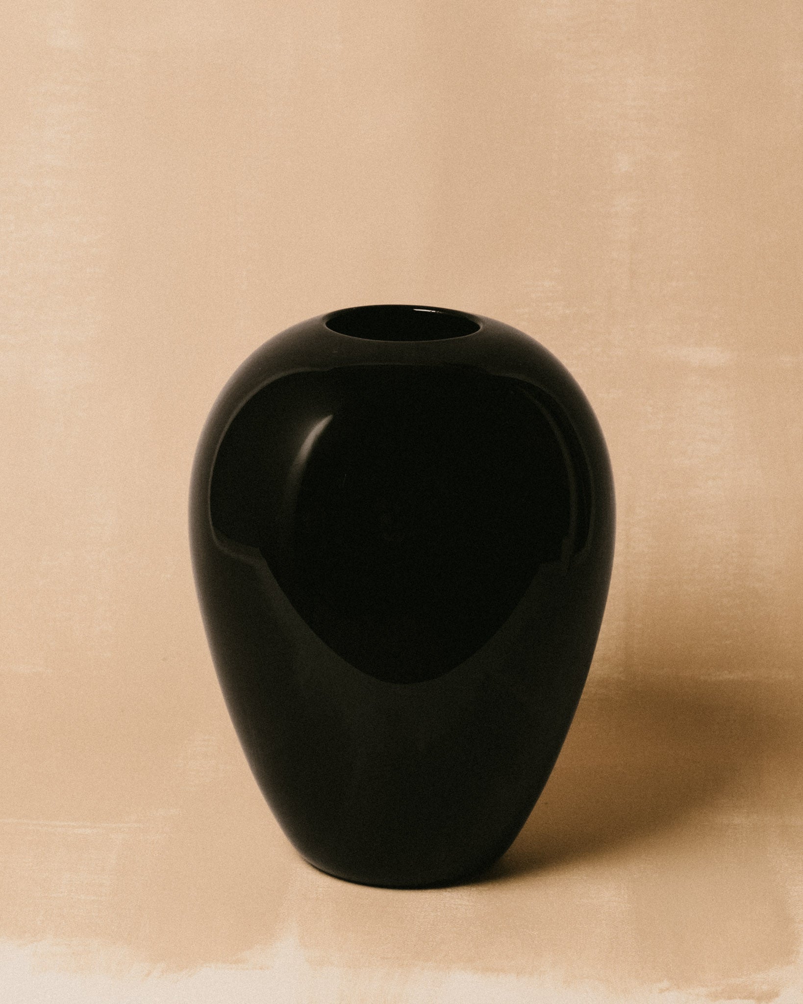 Vase No. 1010 in Onyx