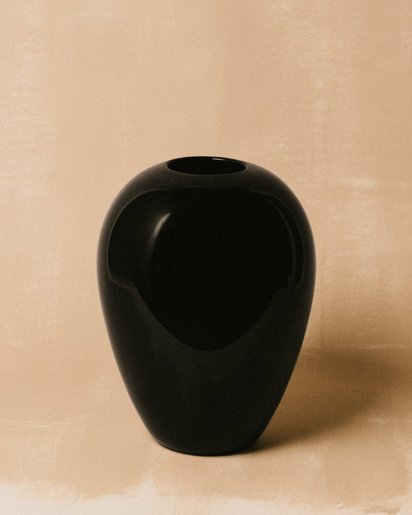 Vase No. 1010 in Onyx