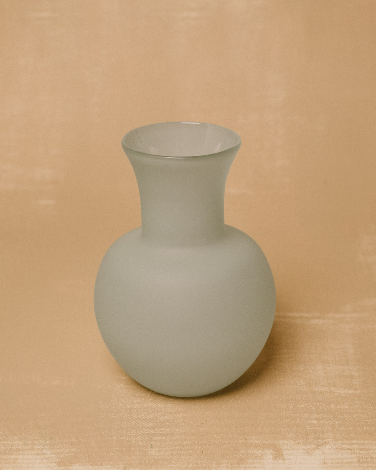 Vase No. 1080 in Sky by Jérémie St-Onge, handblown glass, front view