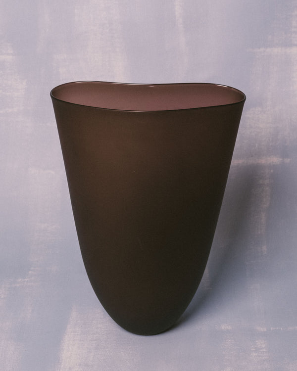 Angled rim of Vase No. 968 in Chocolat, handblown glass, angled view