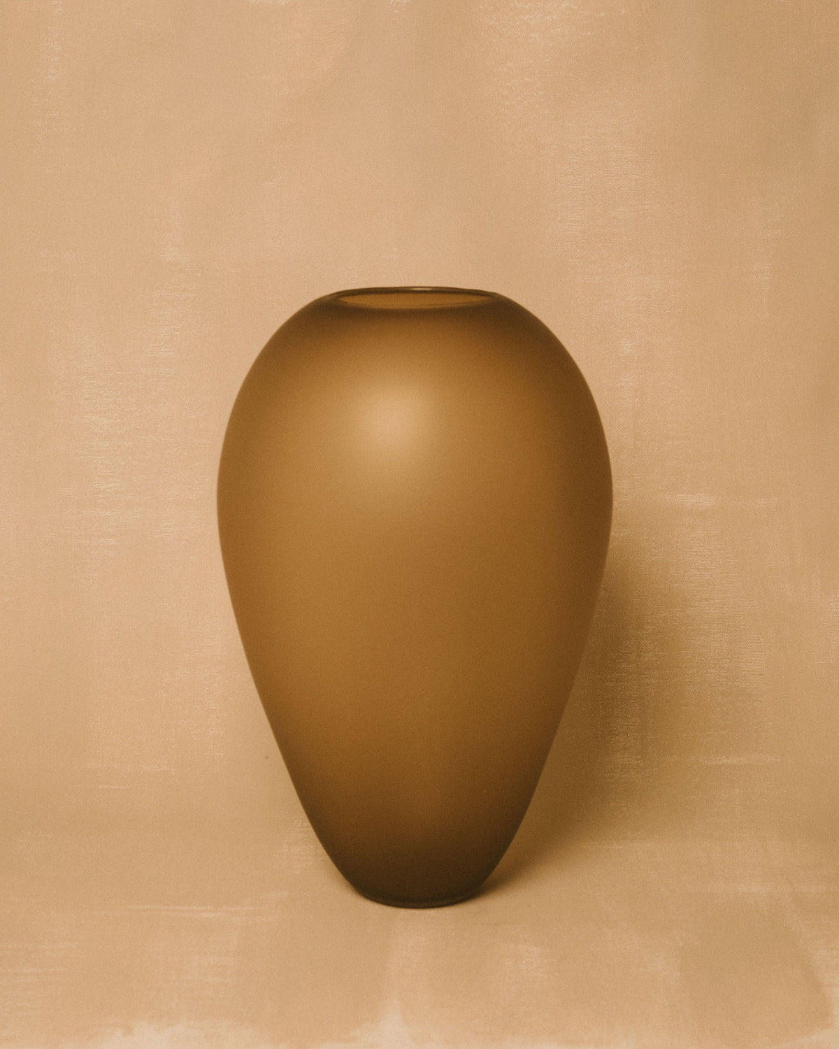 Vase No. 977 in Algae by Jérémie St-Onge, three-quarter view
