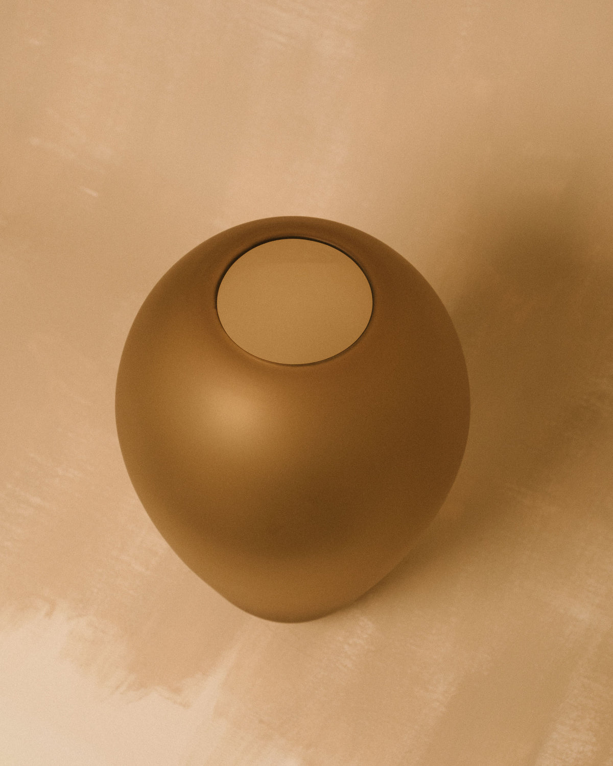 Opening detail of Vase No. 977 in Algae, top-down view