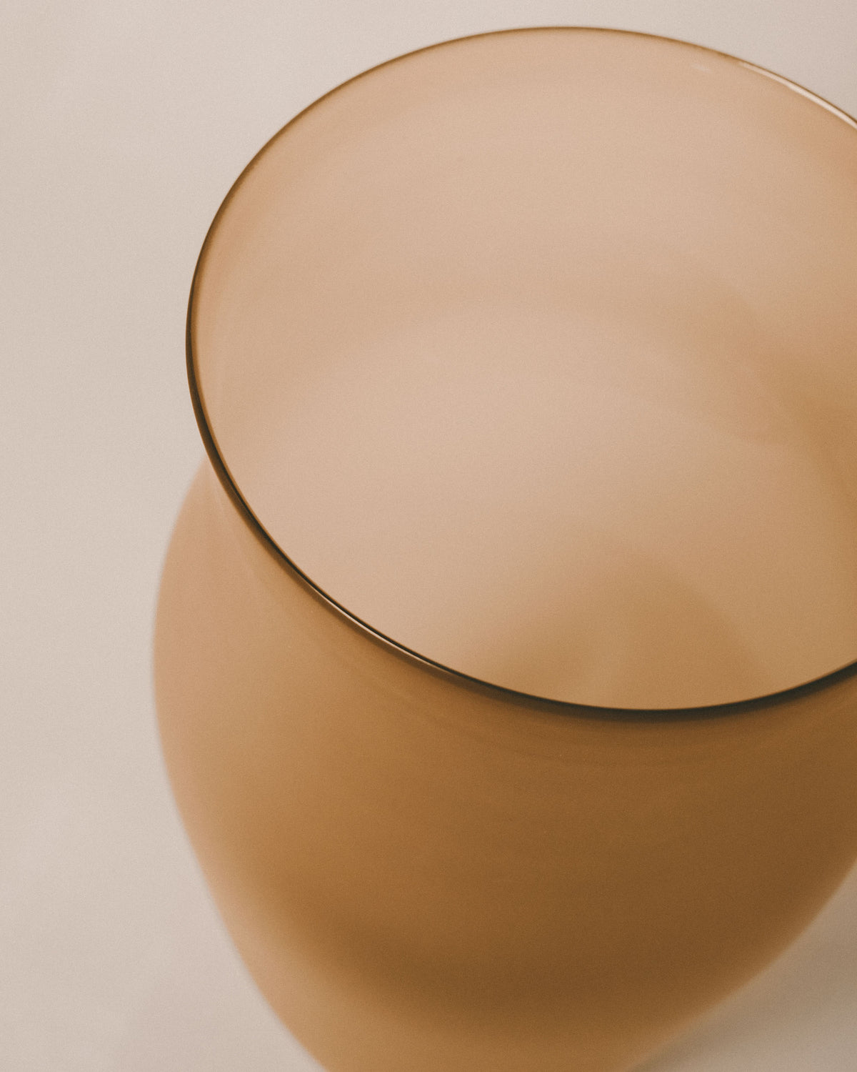 Rim and opening of Vase No. 983 in Algae, angled top view