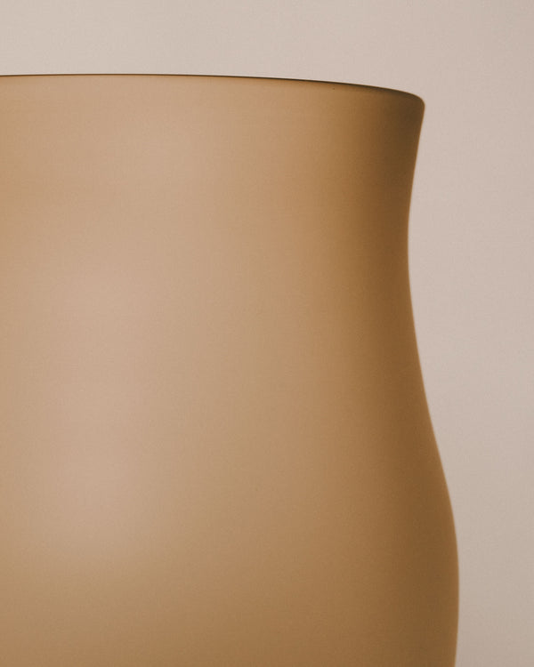 Softened asymmetry of Jérémie St-Onge's Vase No. 983, side profile