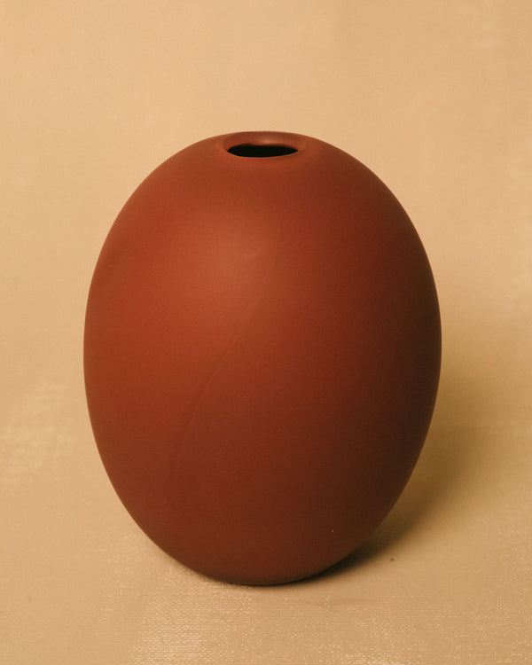 Vase No. 987 in Clay, rounded handblown glass, front alternate view
