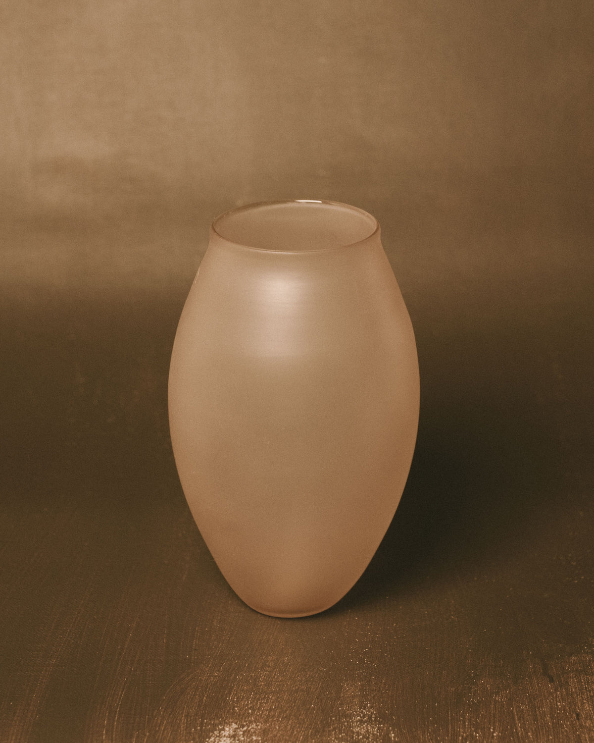 Vase No. 995 in Sap by Jérémie St-Onge, handblown glass, front view