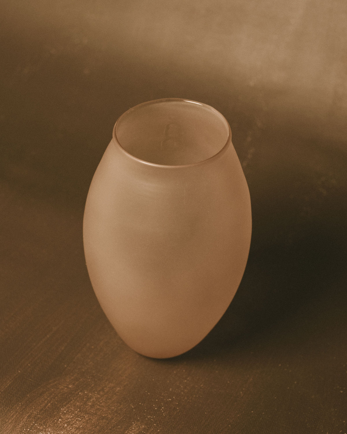 Opening detail of Vase No. 995 in Sap, top-down view