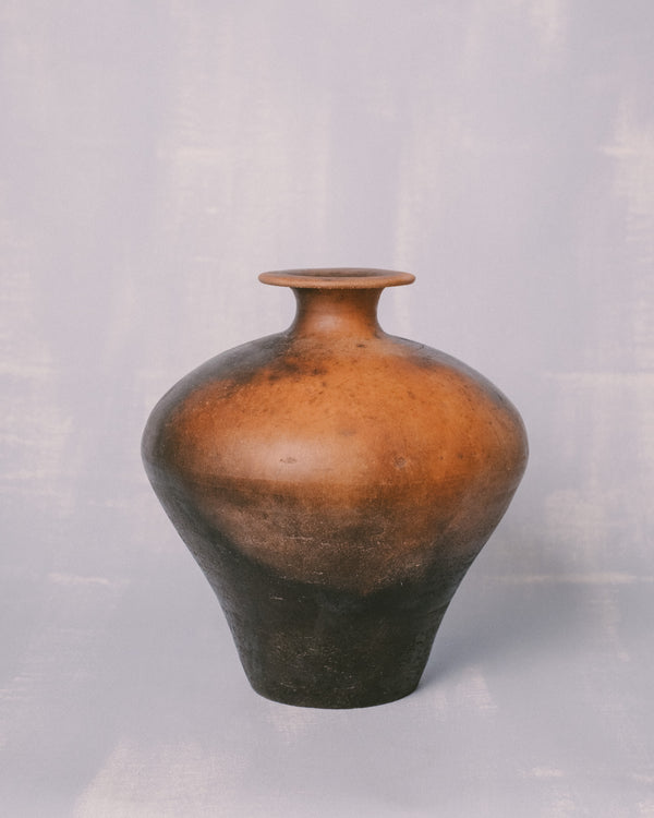 Lipari 3 vessel by Juliette Pénélope Pépin, smoke and flame markings, front angle