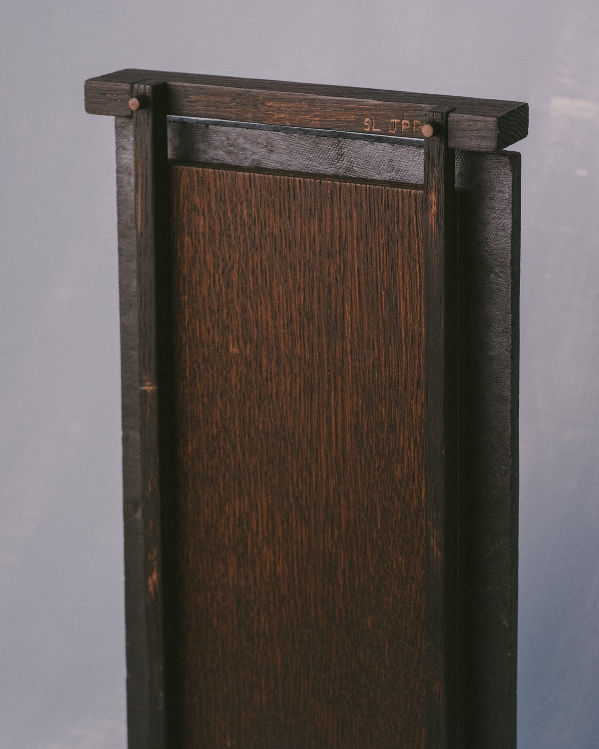 Oak edge detail of Sausset Leou Tray 2, top view