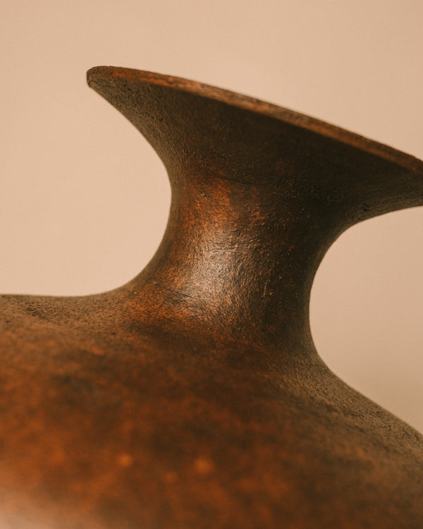Amphora form of Juliette Pénélope Pépin's Ven 2, side profile