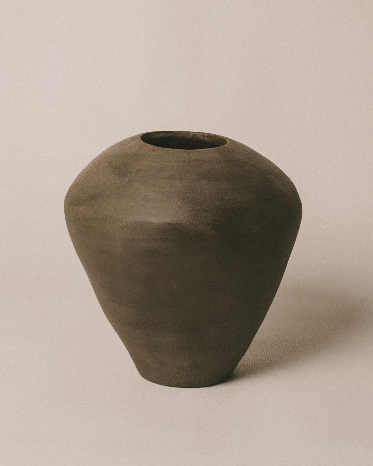 Back view of Kasia Sznajder's Volume Vessel I, subtle asymmetry