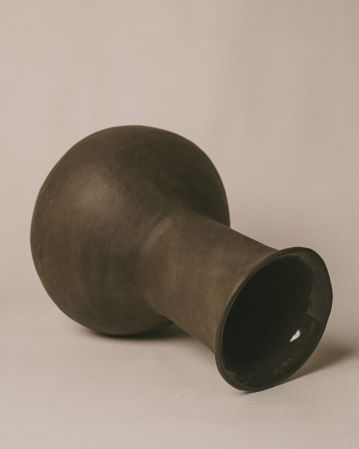 Opening detail of Volume Vessel II by Kasia Sznajder, top-down view