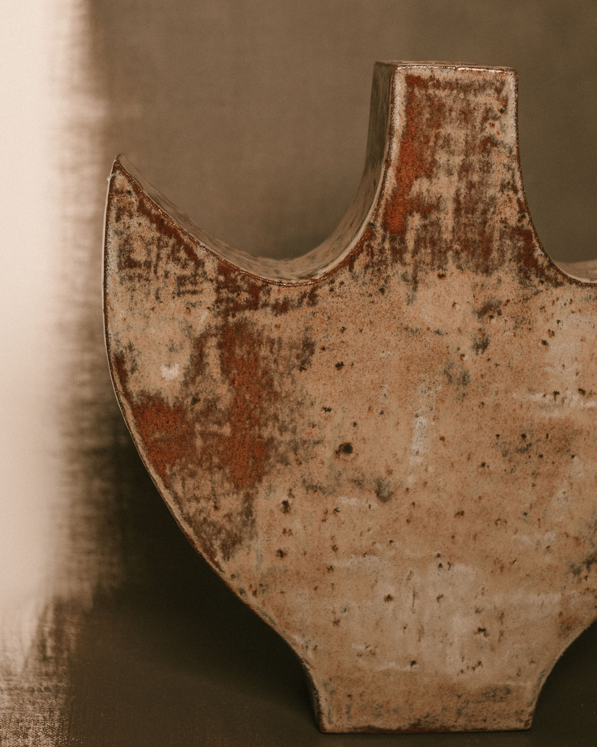 Interior hollow of Large Angel 2, ceramic texture, close-up