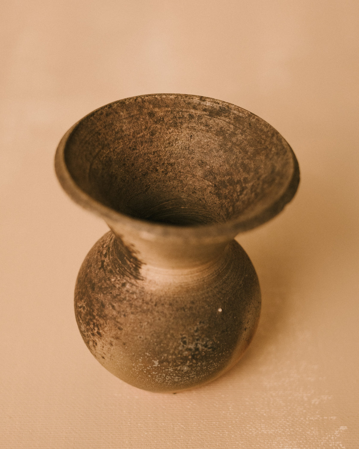 Detail of kiln flame marks on unglazed surface, Bizenyaki vase by Sharlen Nozawa