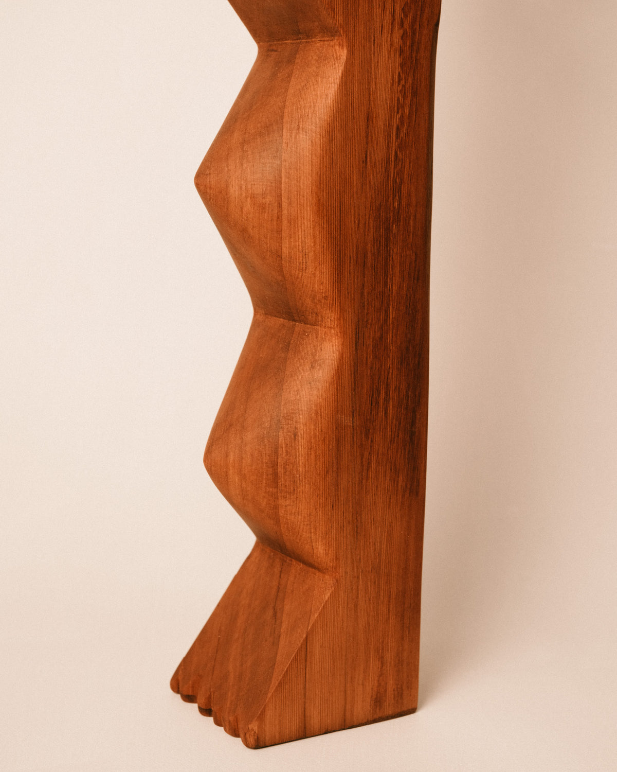 Sentinel Study 03 by Vince Skelly, zigzag carved column, front alternate view