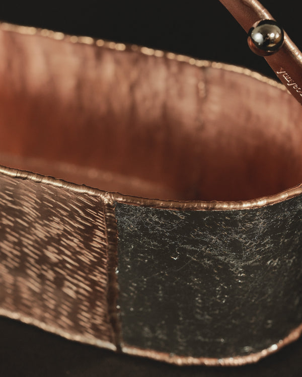 Close-up of handle joint on Yeodong Yun's Container 1