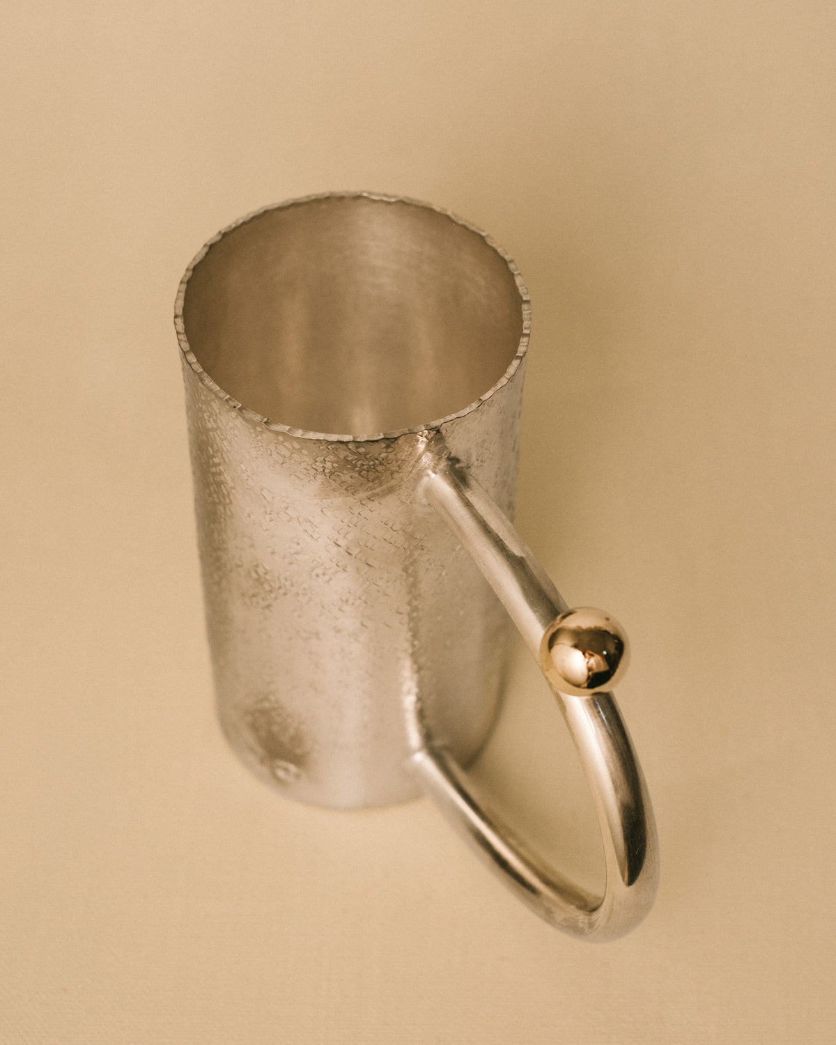 Yeodong Yun Cup 15, silver-plated copper, curved handle, side profile