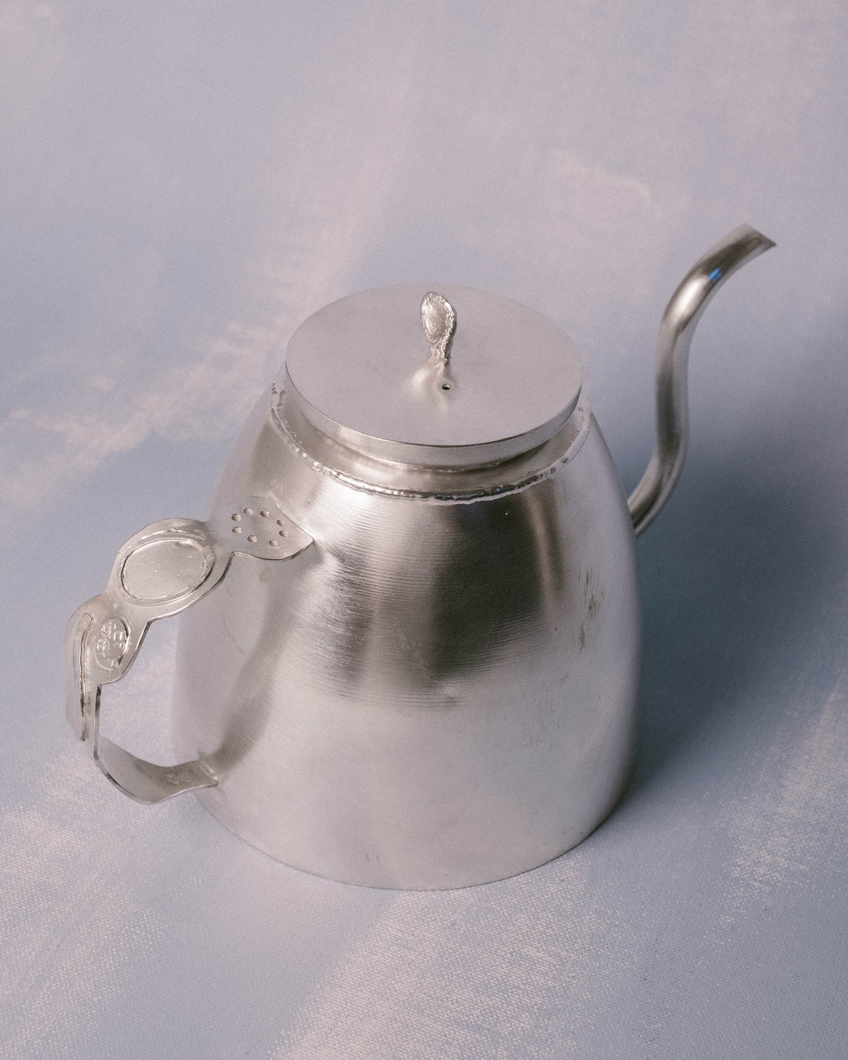 Kettle by Yeodong Yun, silver-plated copper, three-quarter view