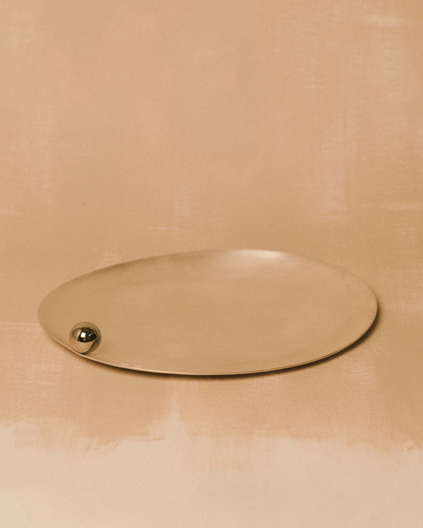 Oval form of Plate 4, brushed silver-plated copper, side profile